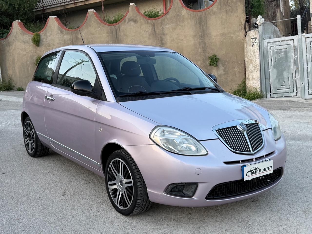 Lancia Ypsilon 1.3 MJT 75 CV ELLE