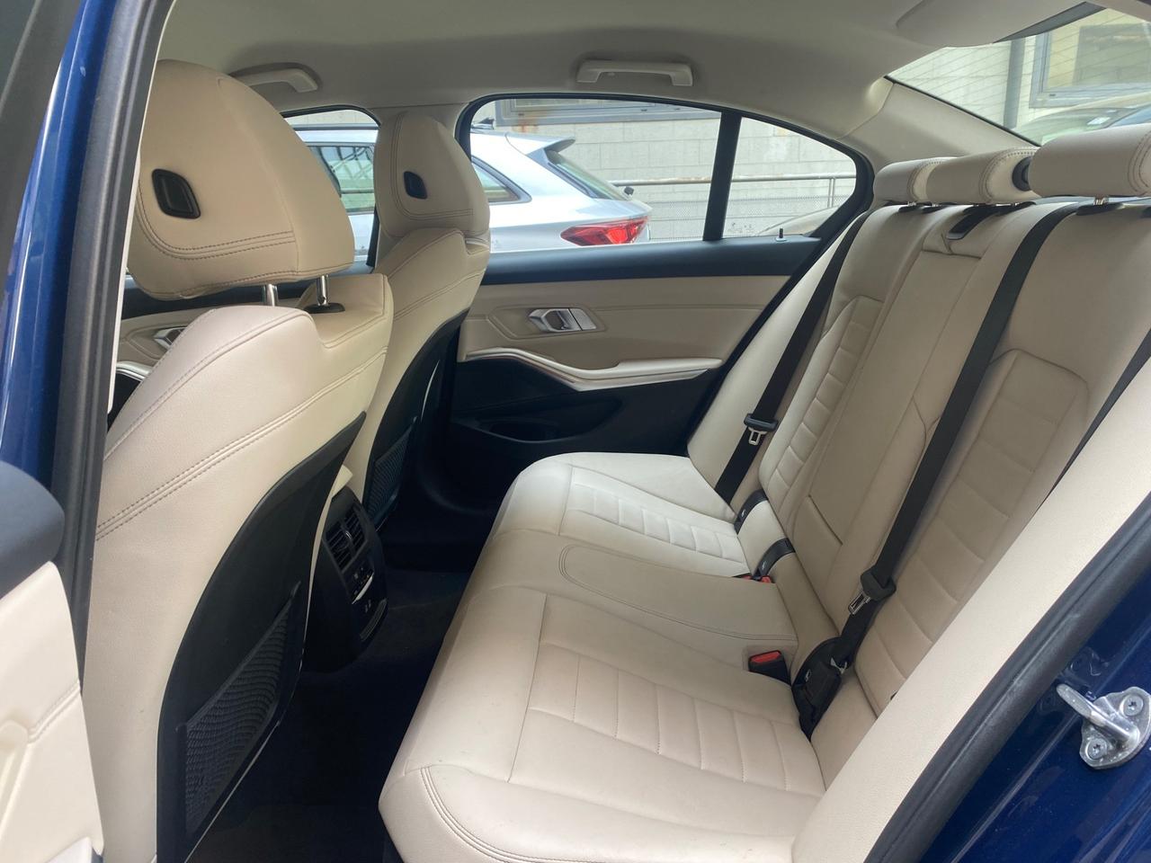 Bmw 330 330i xDrive Luxury