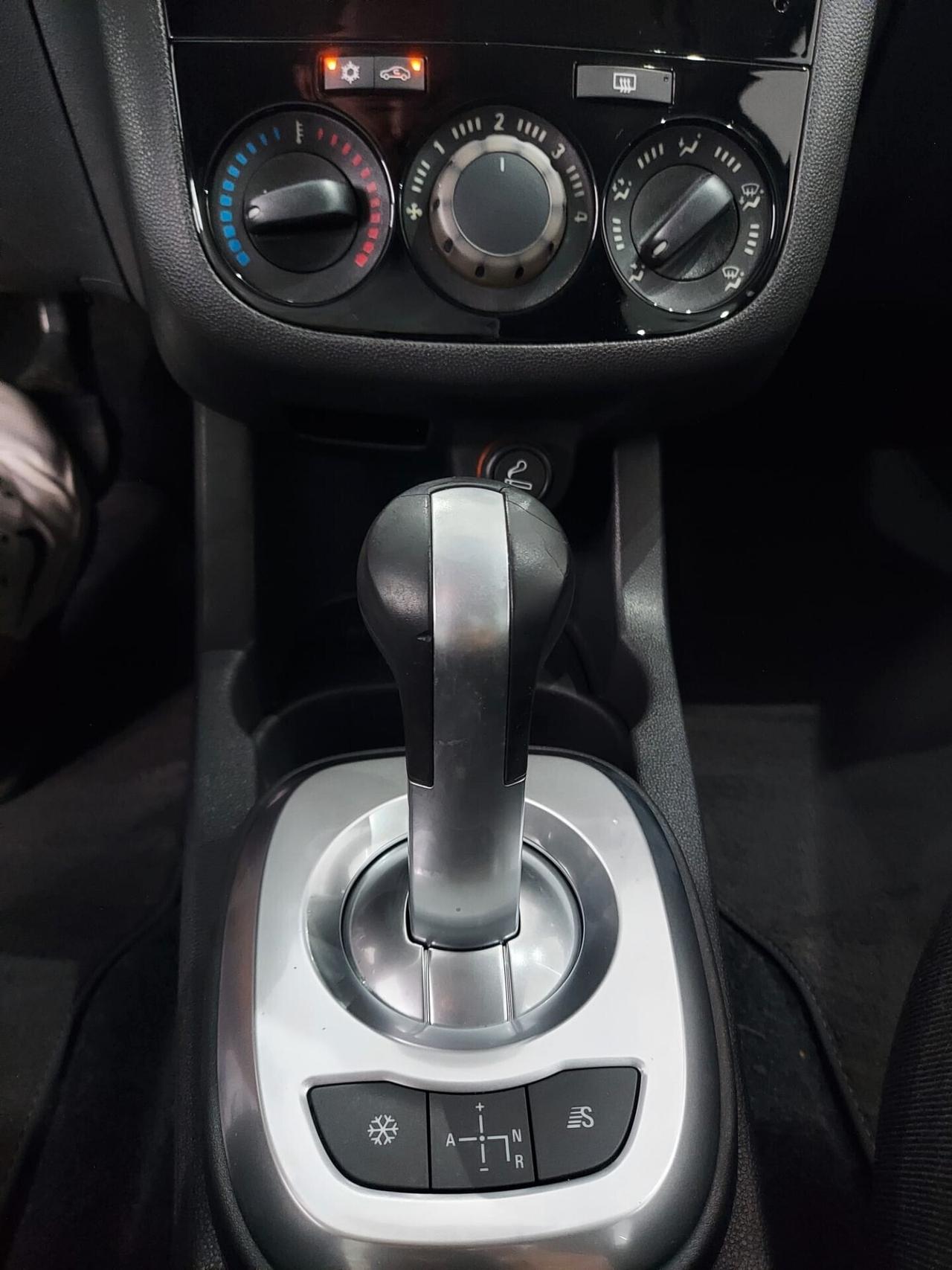 Opel Corsa 1.2 5 porte Easytronic 111 2010