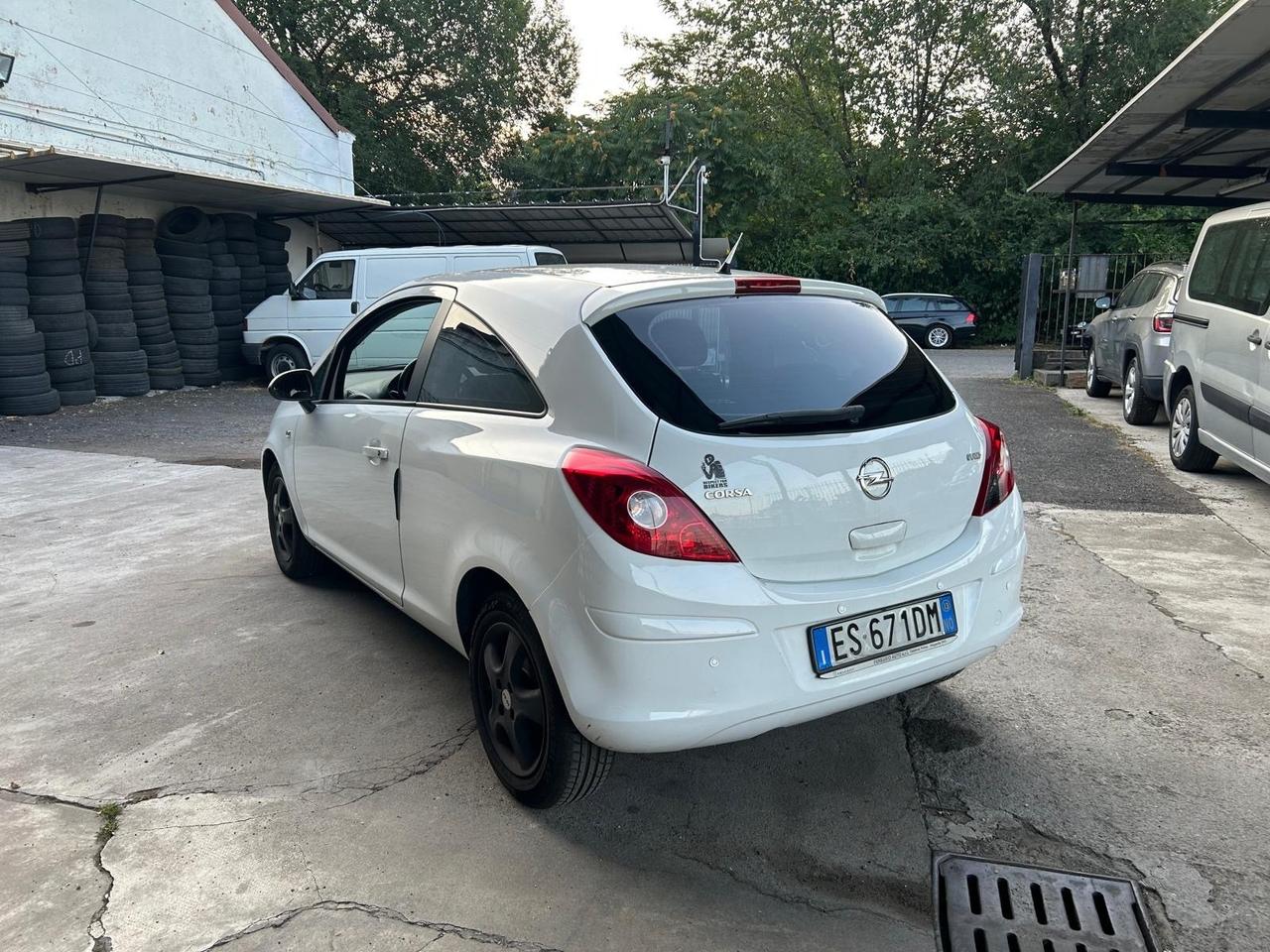 Opel Corsa 1.2 85CV 3 porte GPL-TECH Edition