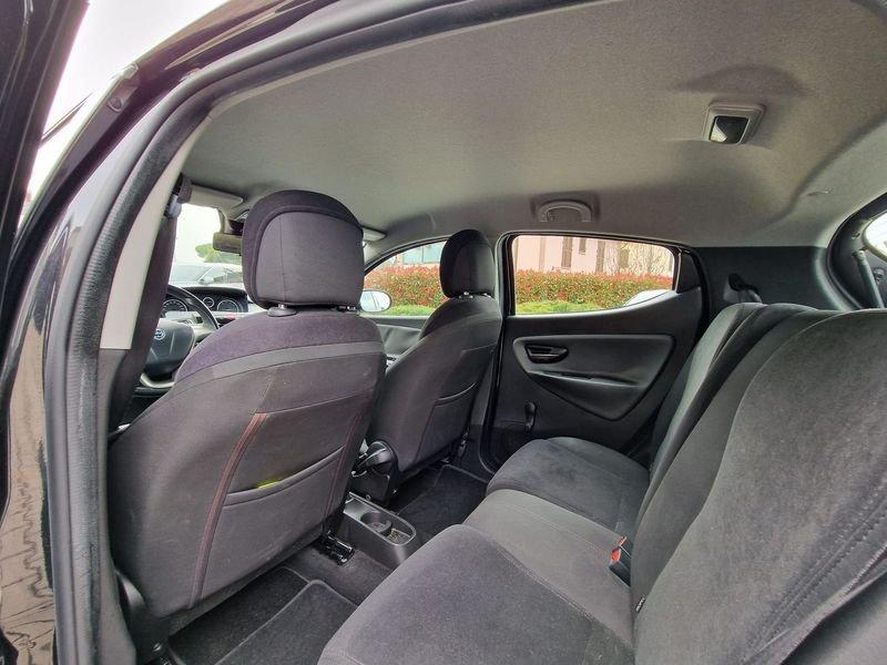 Lancia Ypsilon Ypsilon 0.9 Twinair 85 CV 5 porte Metano Ecochic Silver