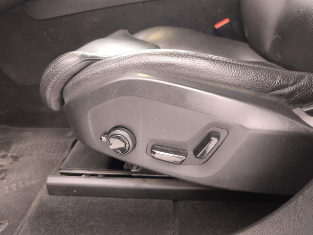 VOLVO XC60 2.0 b4 Plus Dark awd auto