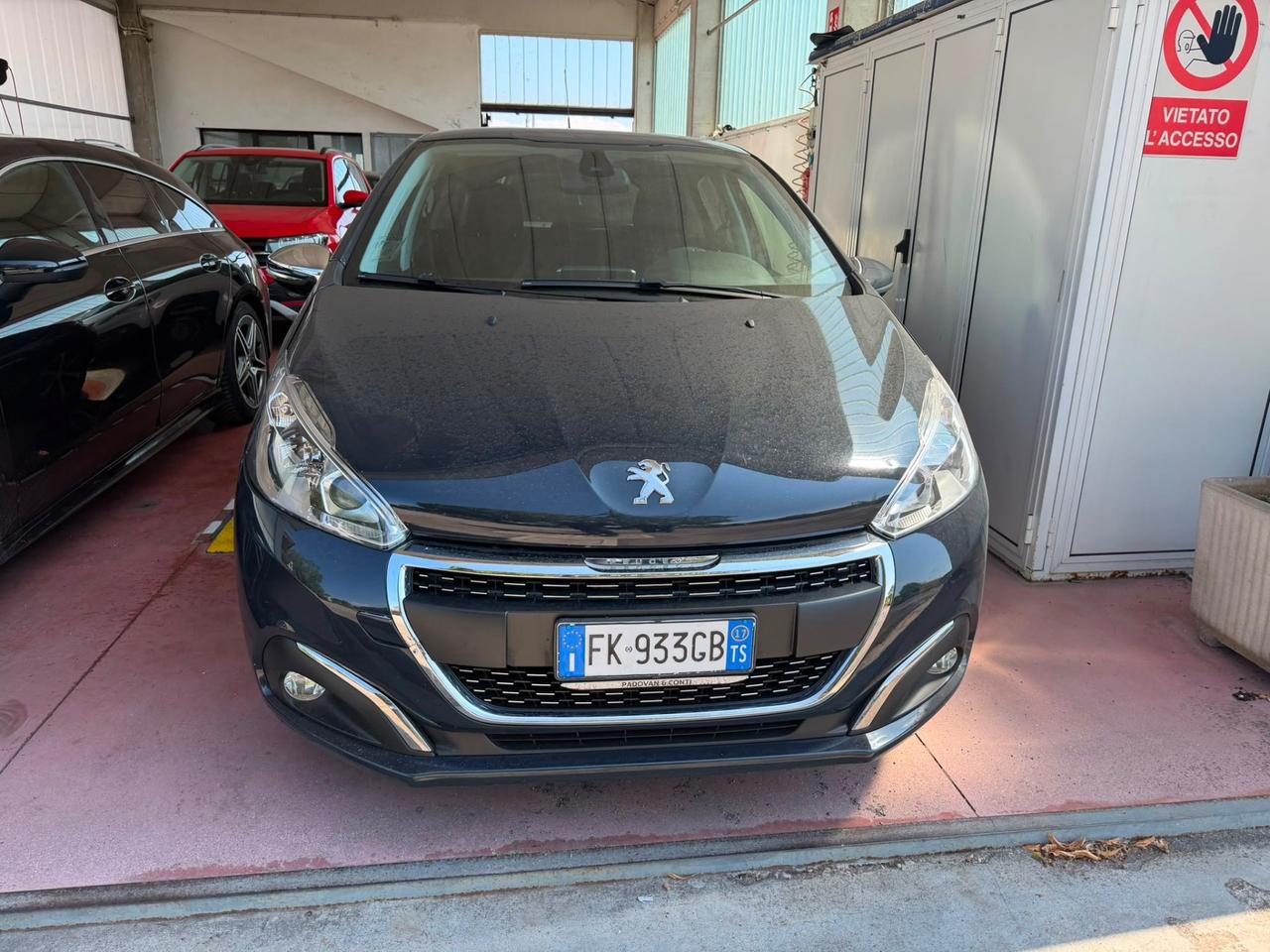 Peugeot 208 PureTech 82 5 porte Touch