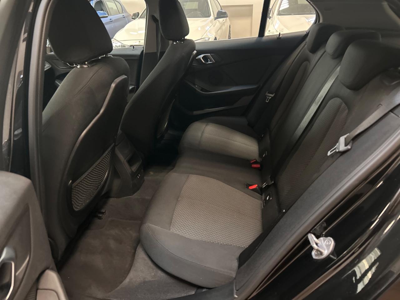 Bmw 116 116d 5p. Msport