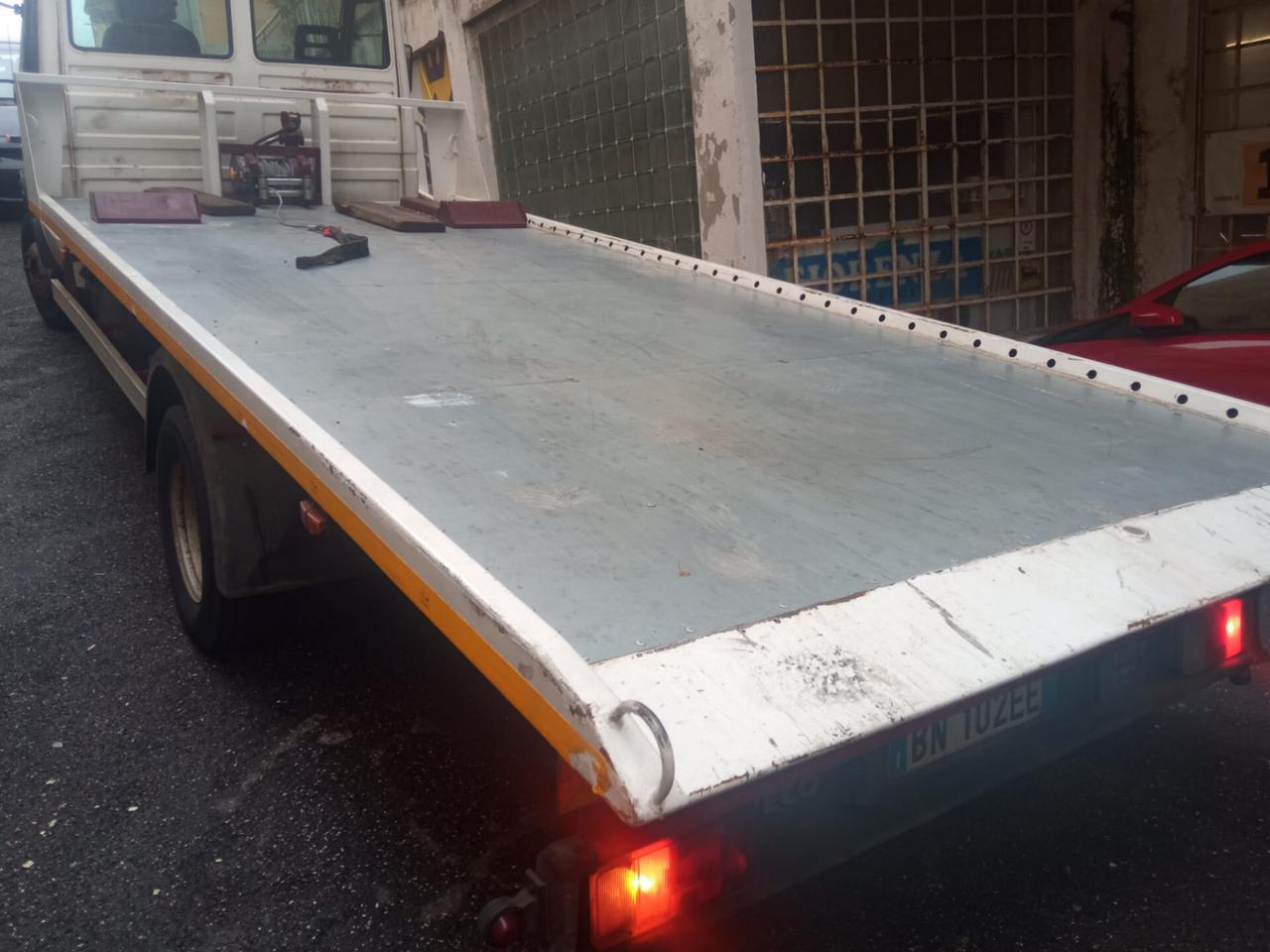 Carro Attrezzi IVECO 2.8cc PATENTE C - IVA ESPOSTA - PORTATA 28 QUINTALI