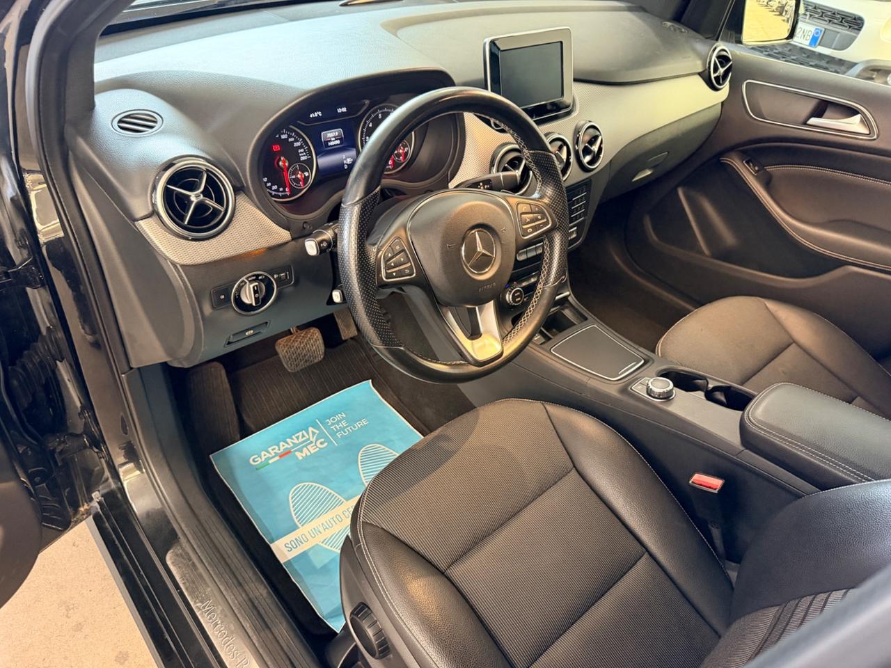 Mercedes-benz B 200 Premium