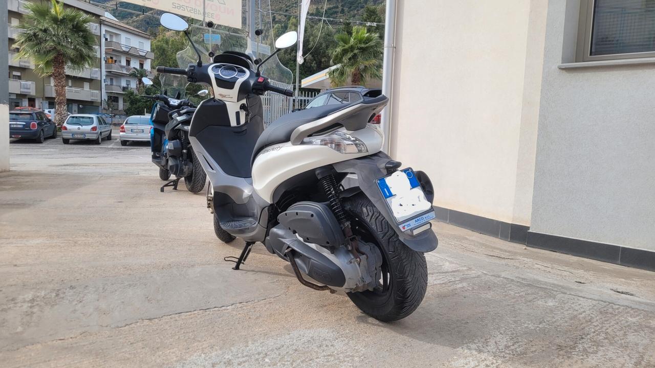 Piaggio Beverly 350
