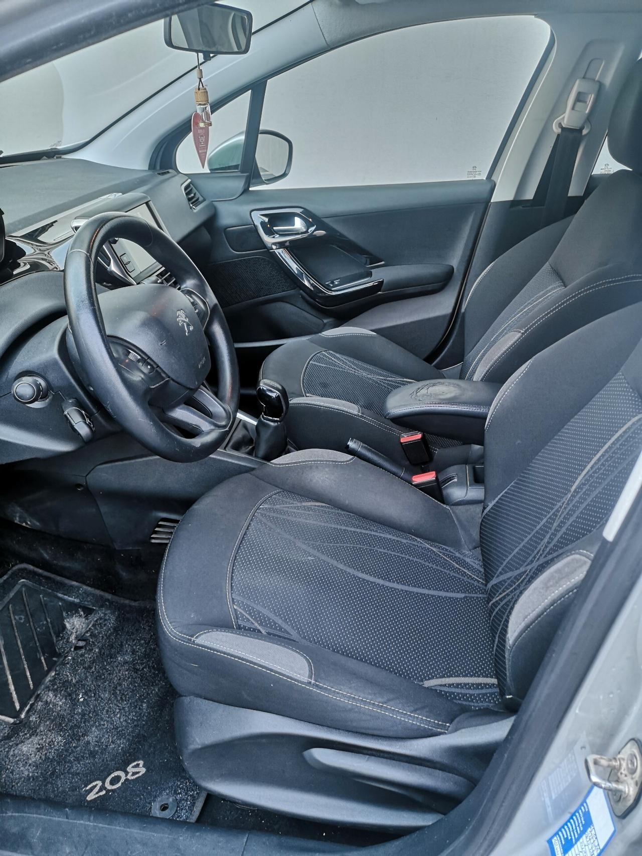 Peugeot 208 1.2 benz - Garanzia 12 Mesi