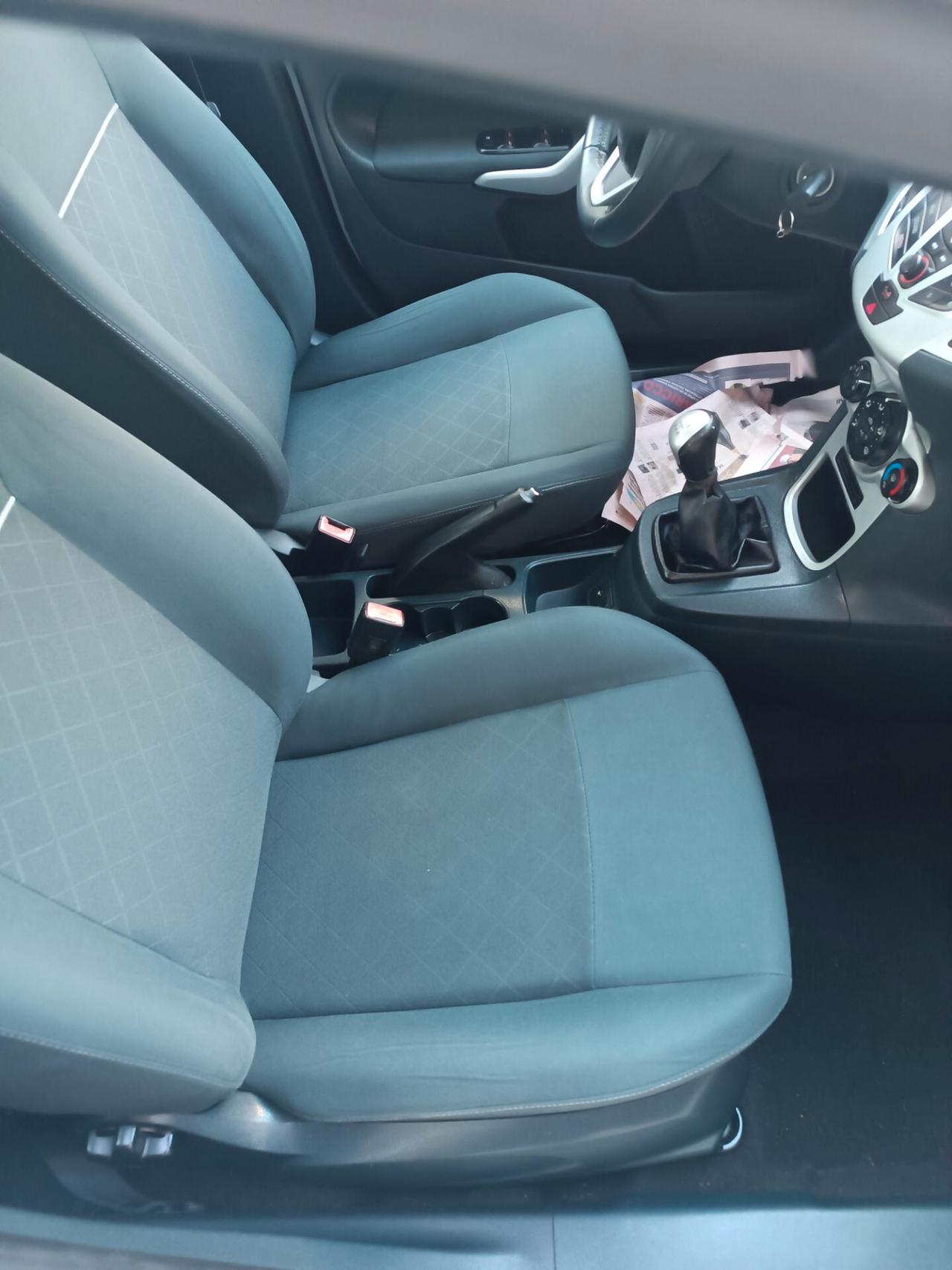 Ford Fiesta Ikon 1.4 TDCi 70CV 5 porte