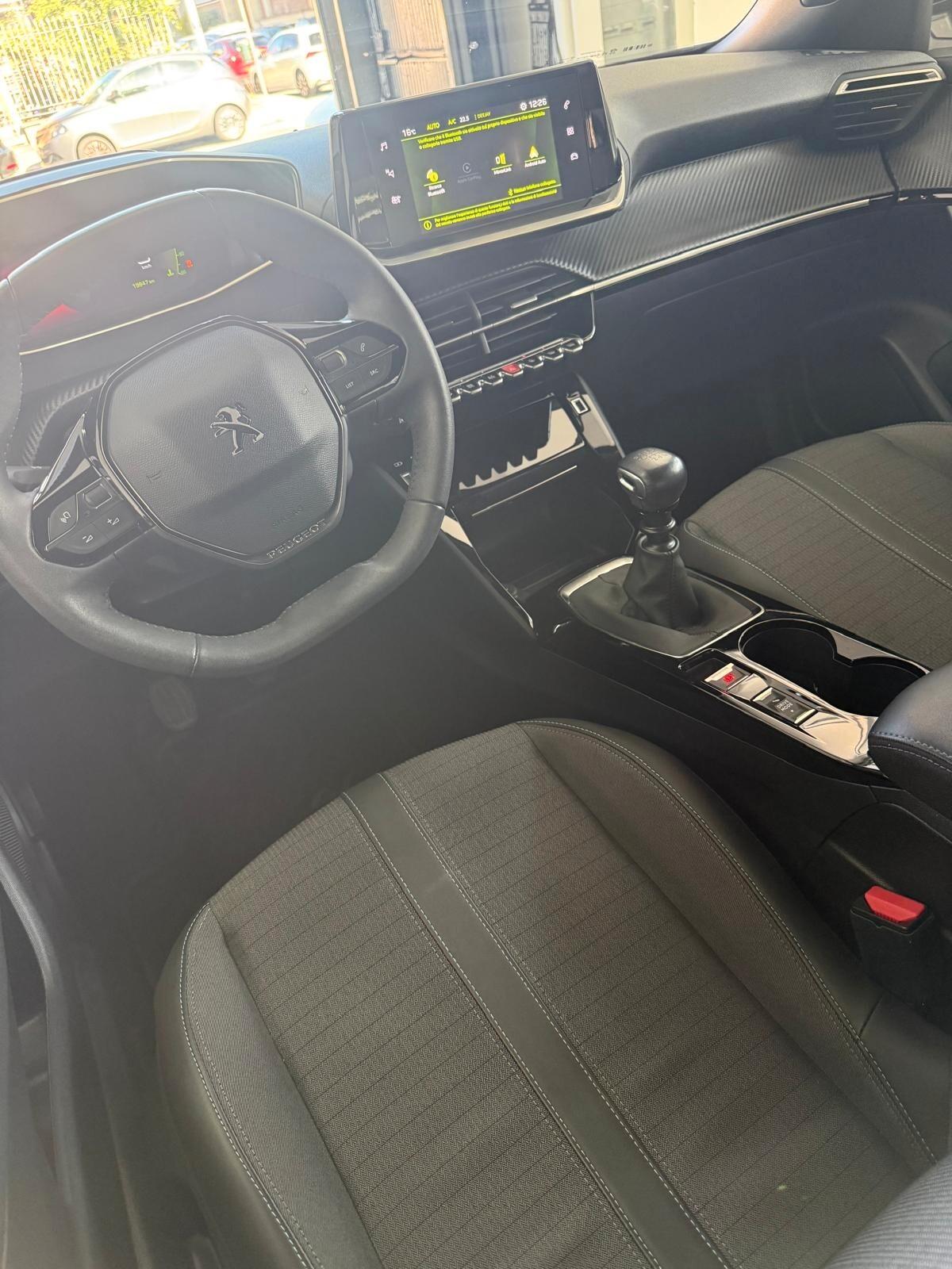 Peugeot 2008 PureTech 100 S&S Allure Pack