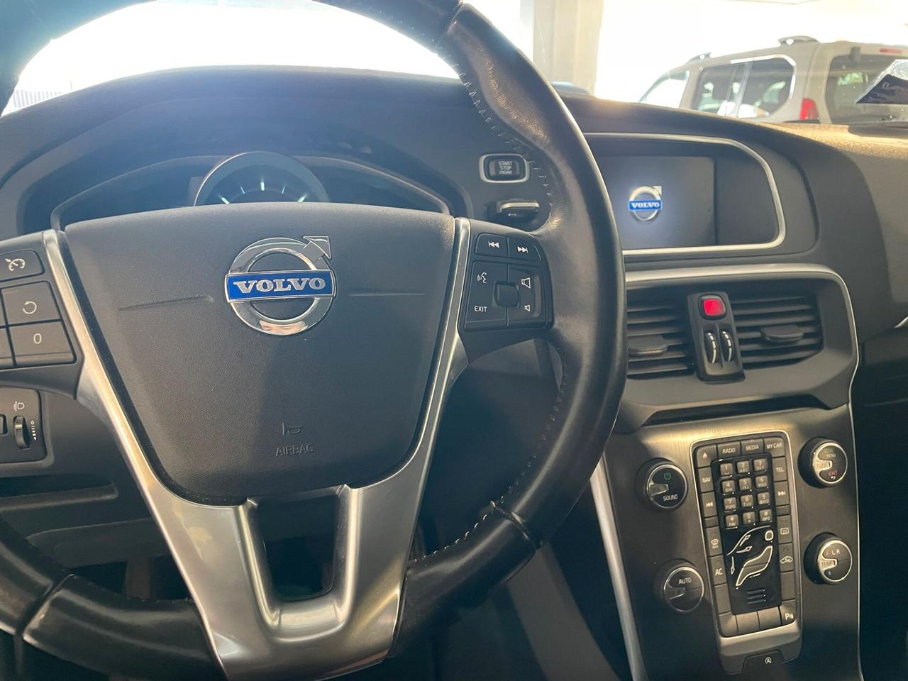 V40 CROSS COUNTRY 1.6D 115 CV 6 MARCE X NEOPATENTATI