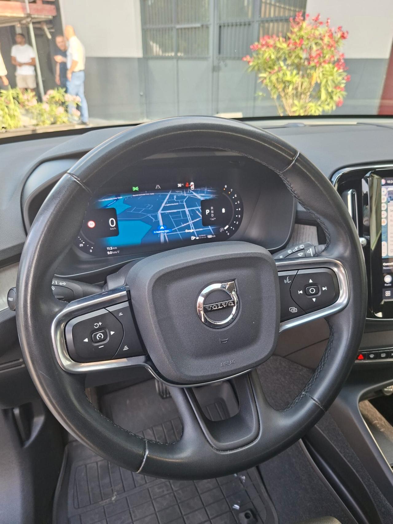 Volvo XC40 B3 automatico Core AUTOCARRO N1 5 POSTI!