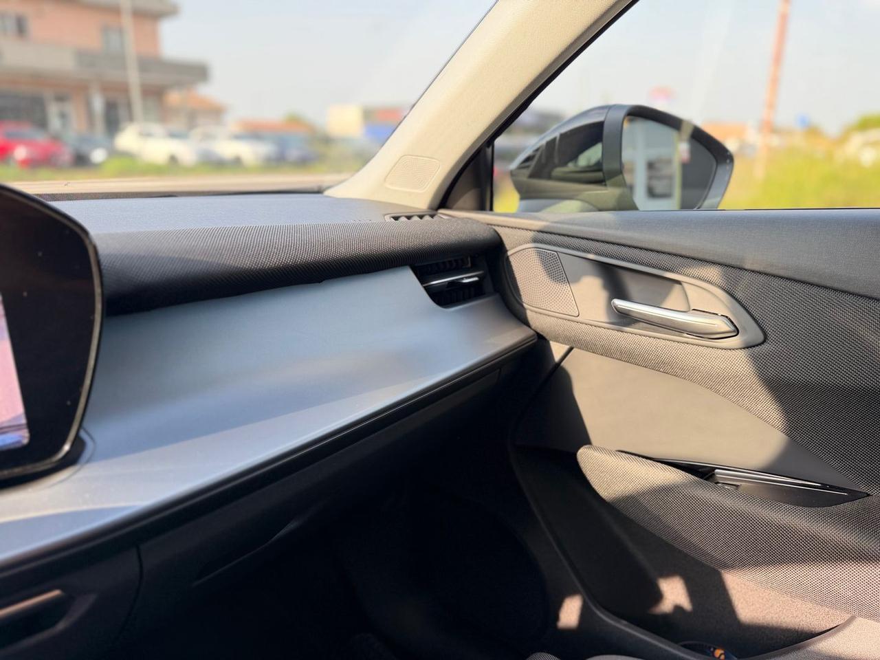 Audi Q3 S Line Edition 2.0 TDI #11760