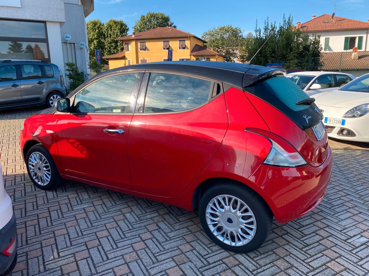 Lancia Ypsilon 1.2 69 CV 5 porte Silver