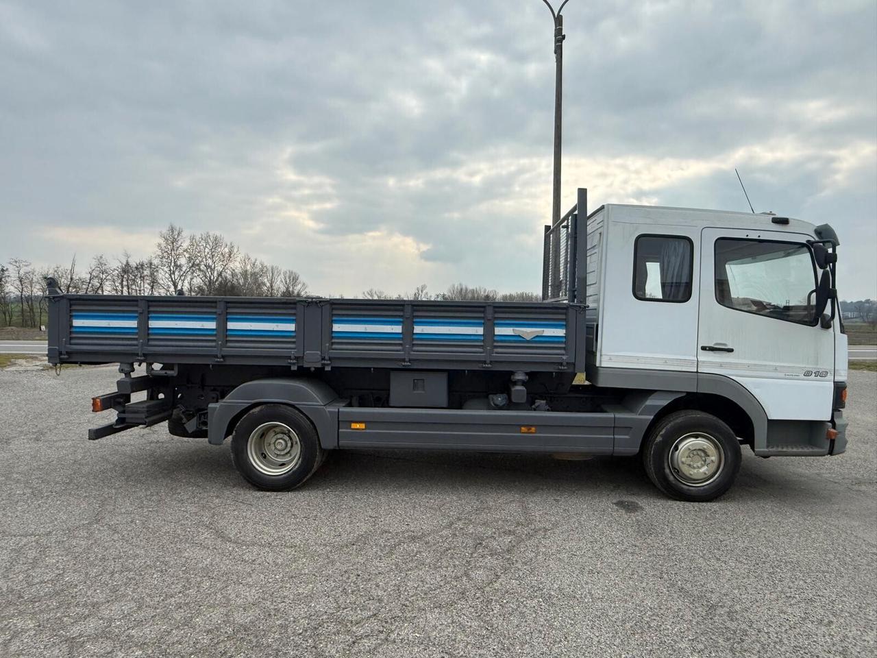 Mercedes Atego 818 Ribaltabile anno 2002 pochi km unicoproprietario