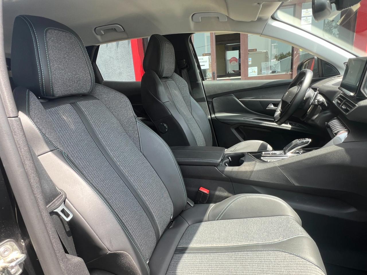 Peugeot 3008 1.5 HDi Automatica Allure