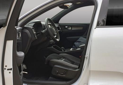 VOLVO XC40 2023 - XC40 1.5 t2 Essential auto