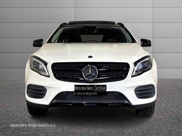 MERCEDES-BENZ GLA 200 d Automatic Premium