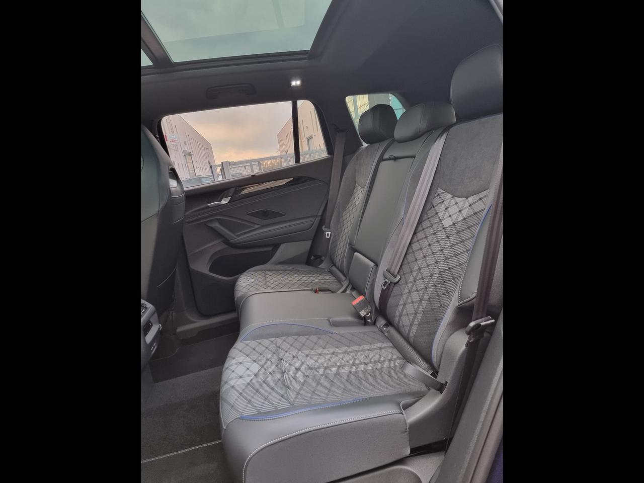 Volkswagen Tayron 1.5 tsi ehybrid 204cv r-line plus dsg