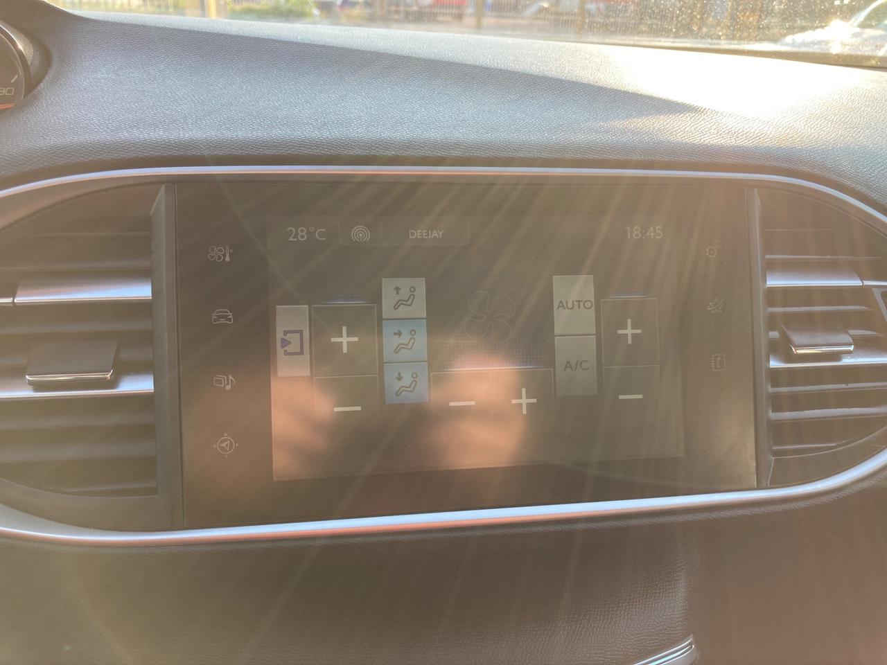 Peugeot 308 BlueHDi 120 S&S SW Allure ( Gancio Traino)