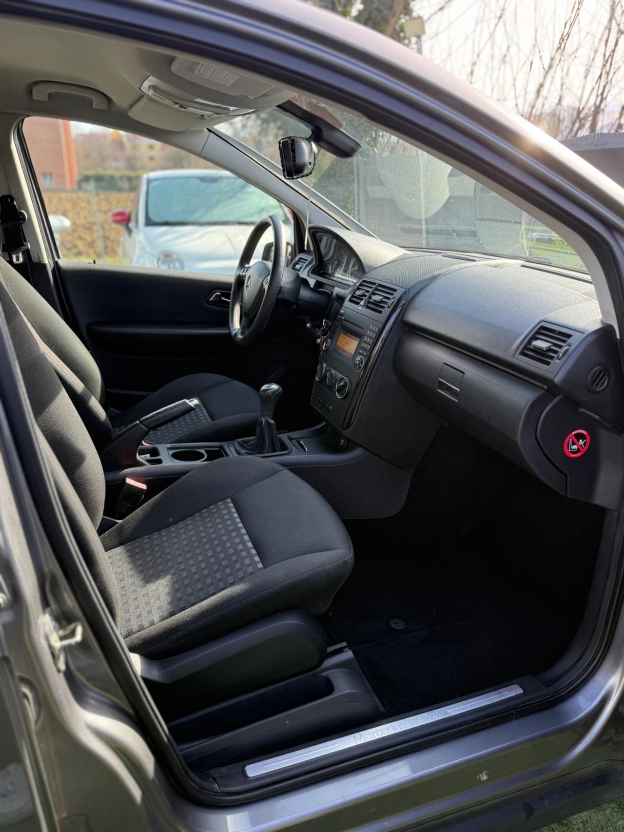 Mercedes CLASSE A 160 BENZINA 2011 BLUEFFICENCY NEOPATENTATI