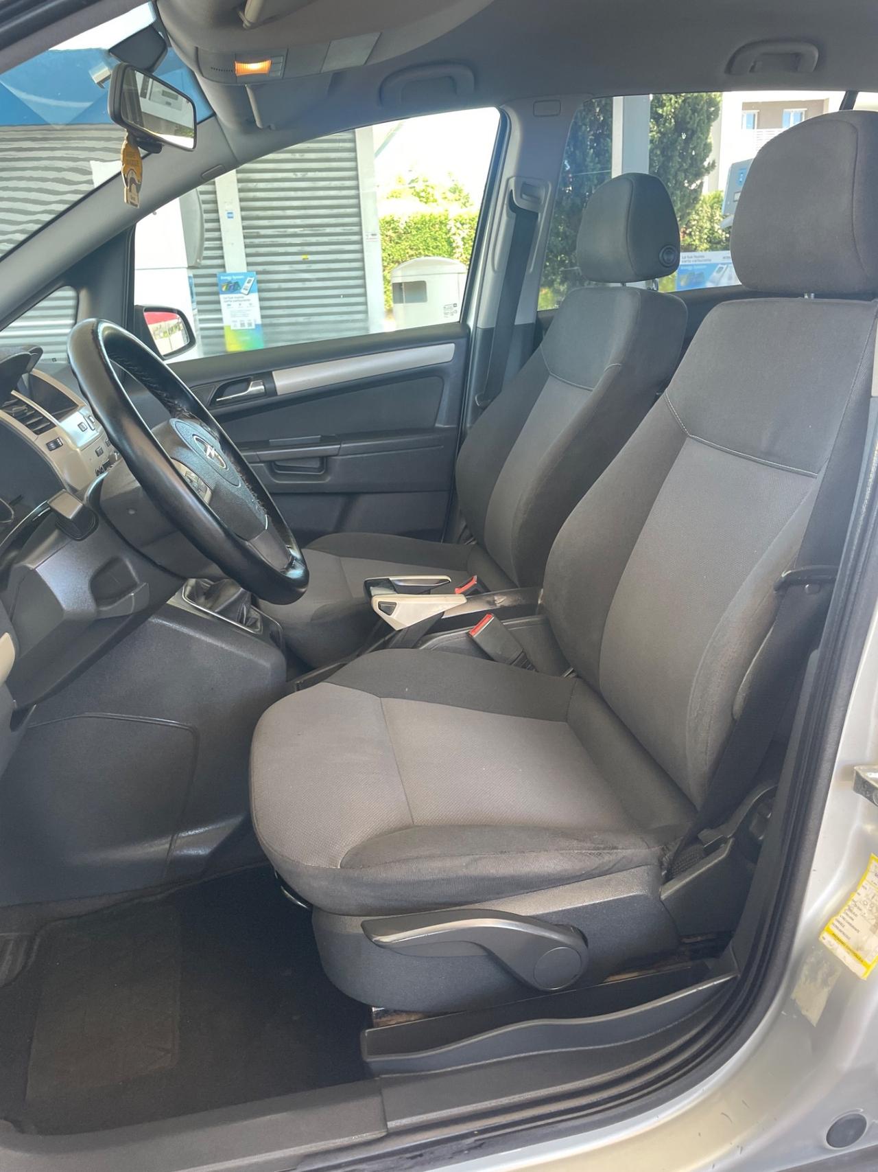 OPEL ZAFIRA 1.9 DISEL 190.000 KM 7 POSTI 2009.