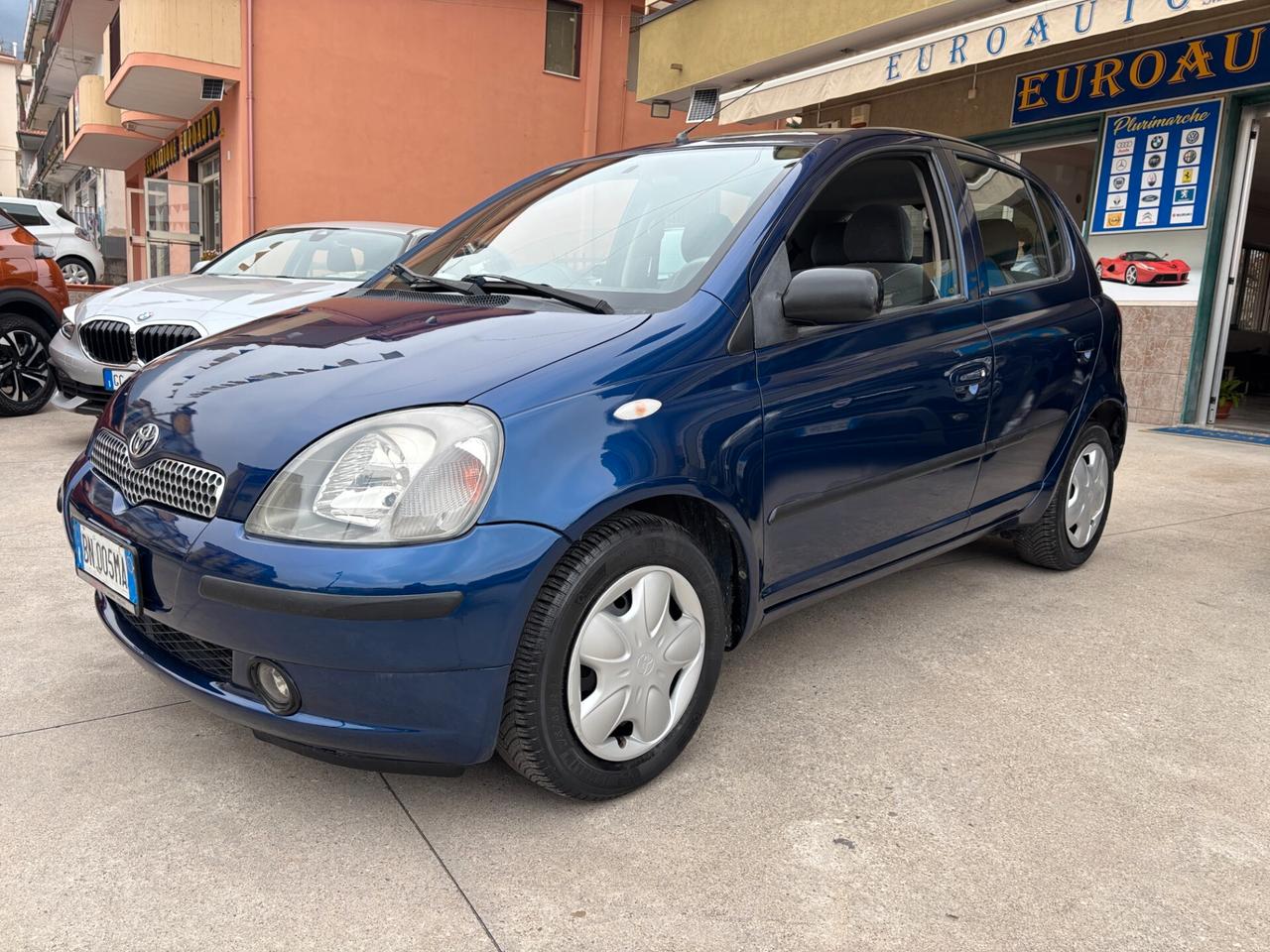 Toyota Yaris 1.0i 16V cat 5 porte Sol-2000