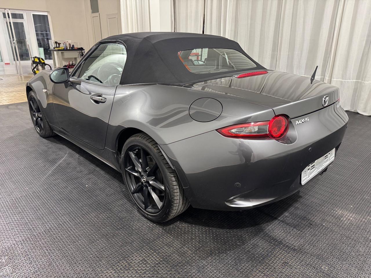 Mazda MX-5 2.0L Skyactiv-G Sport RECARO!!