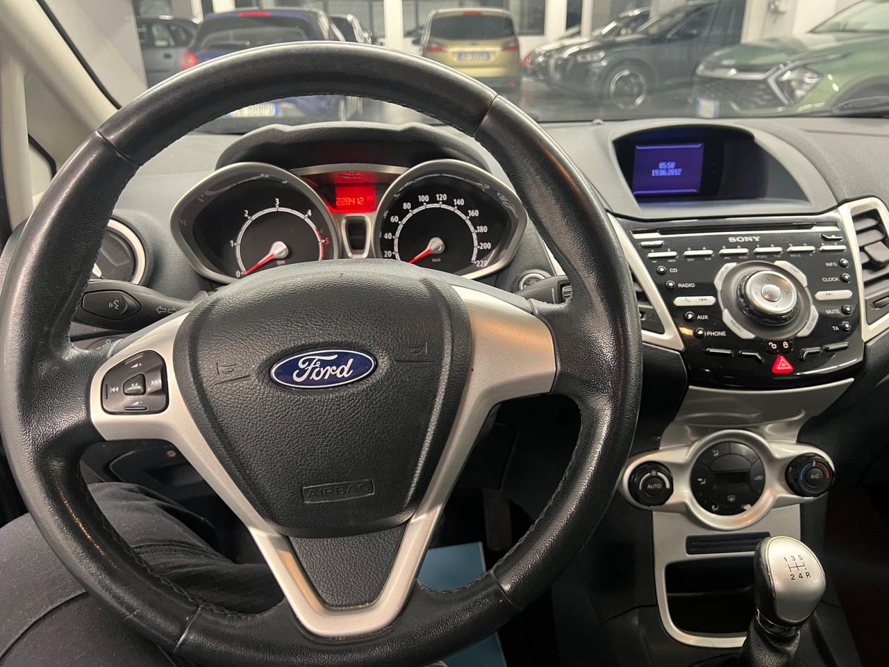 Ford Fiesta 1.4 TDCi 70CV 5 porte Titanium