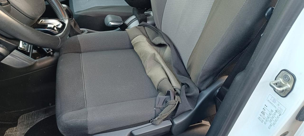 Citroen C3 Aircross PureTech Neo Patentati