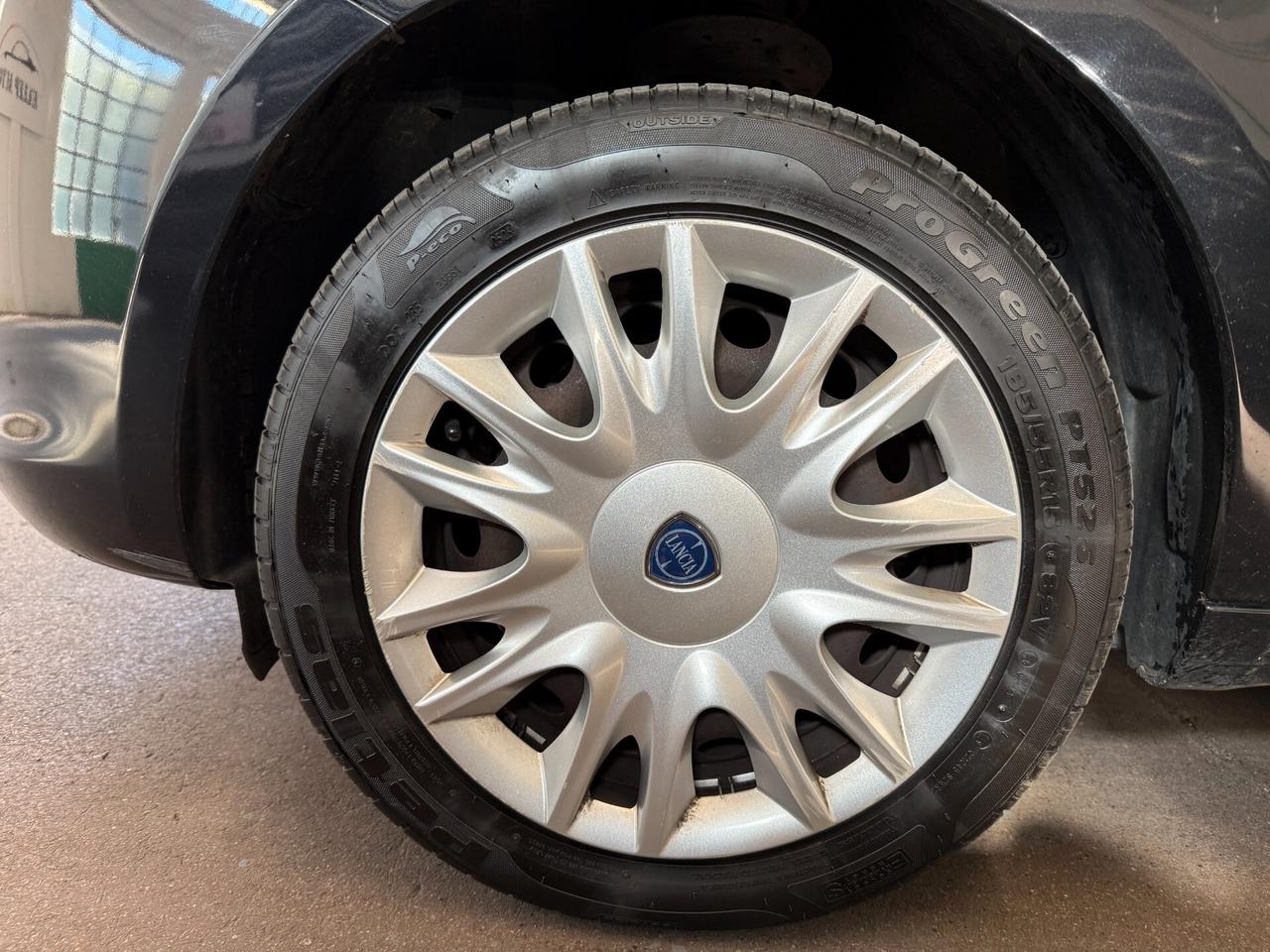 Lancia Ypsilon 1.2 69 CV CINGHIA OK - NEOPATENTATI