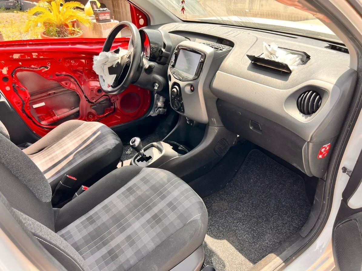 Peugeot 108 VTi 72 ETG 5 porte Allure