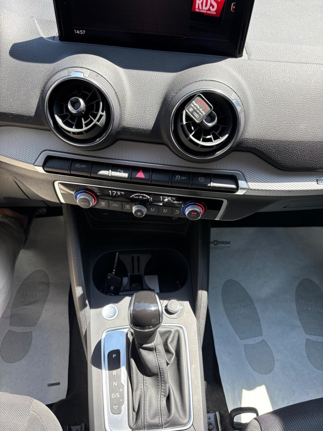 Audi Q2 35 TFSI S tronic Identity Black