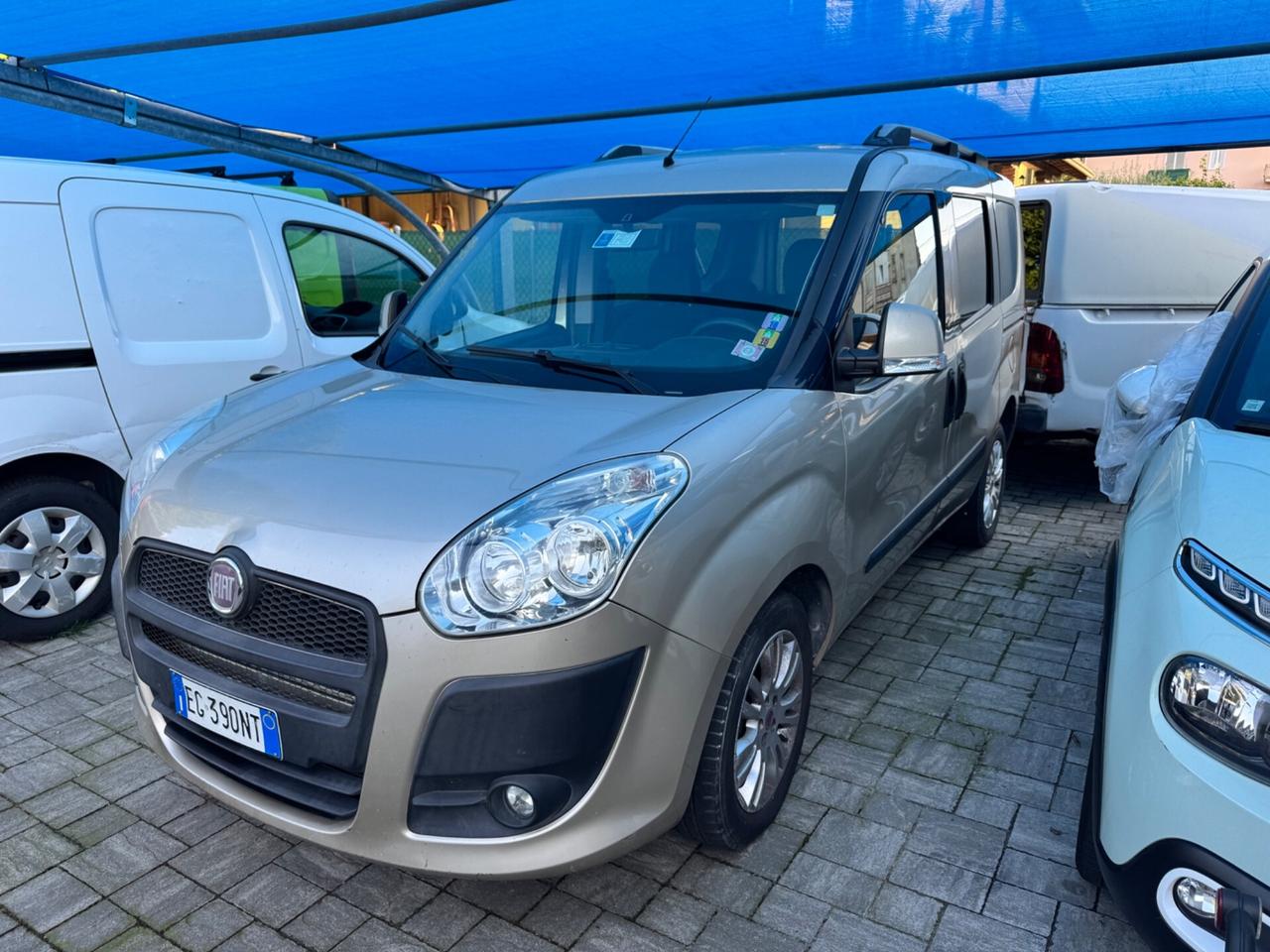 Fiat Doblo 5 posti automatico