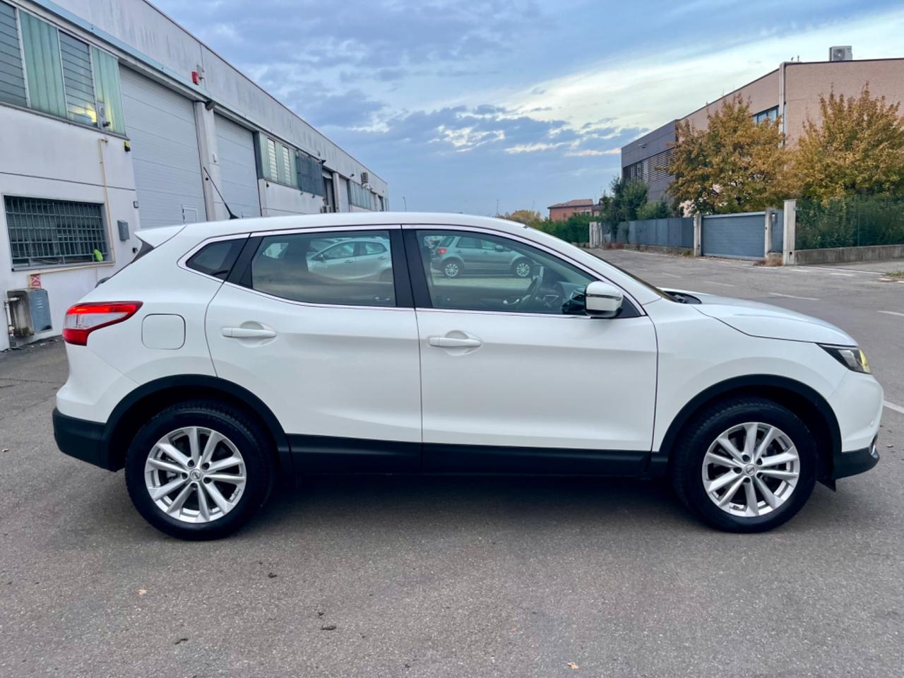 Nissan Qashqai 1.2benz 2015 106.000km perfetta