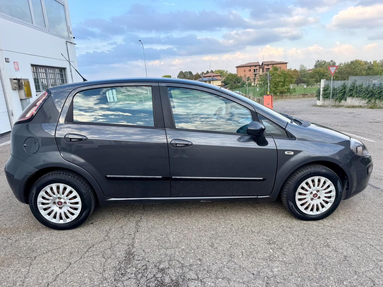 Fiat Punto Evo 1.4benz 2011 73.000km per neopatentati