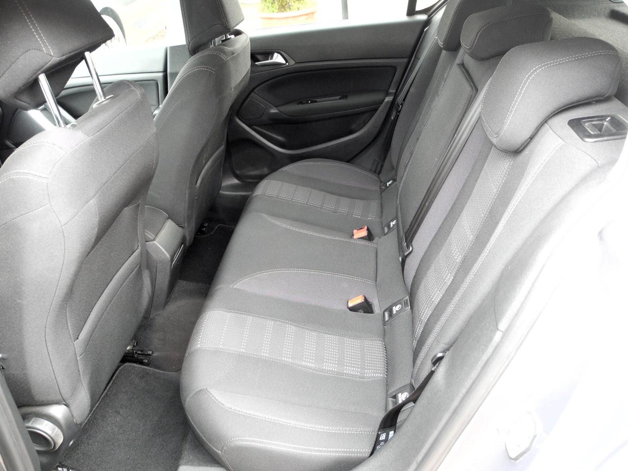 Peugeot 308 BlueHDi 120 S&S Allure