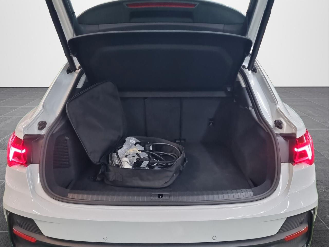 Audi Q3 SPB 45 TFSI e S tronic Business Plus