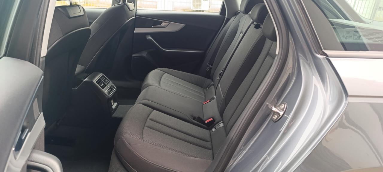 Audi A4 35 Avant 2.0 TDI 150 CV ultra S tronic Business