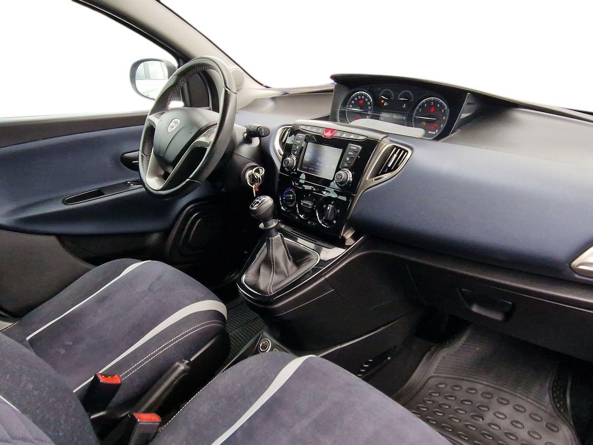 LANCIA YPSILON 900 SILVER