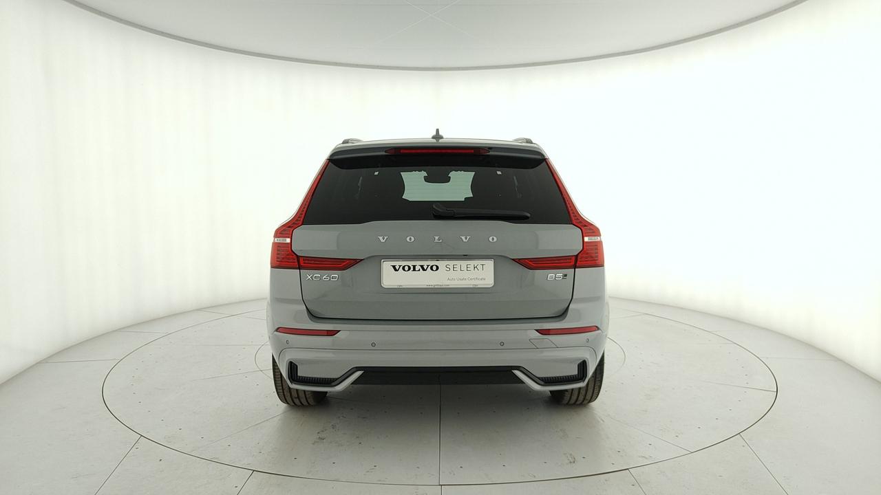 VOLVO XC60 2.0 b5 Plus Dark awd auto