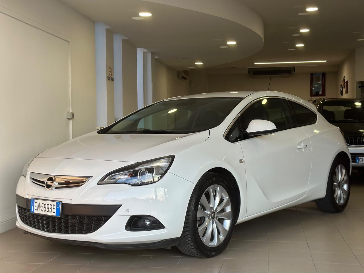 Opel Astra GTC 1.4 Turbo 140CV S&S 3 porte Cosmo