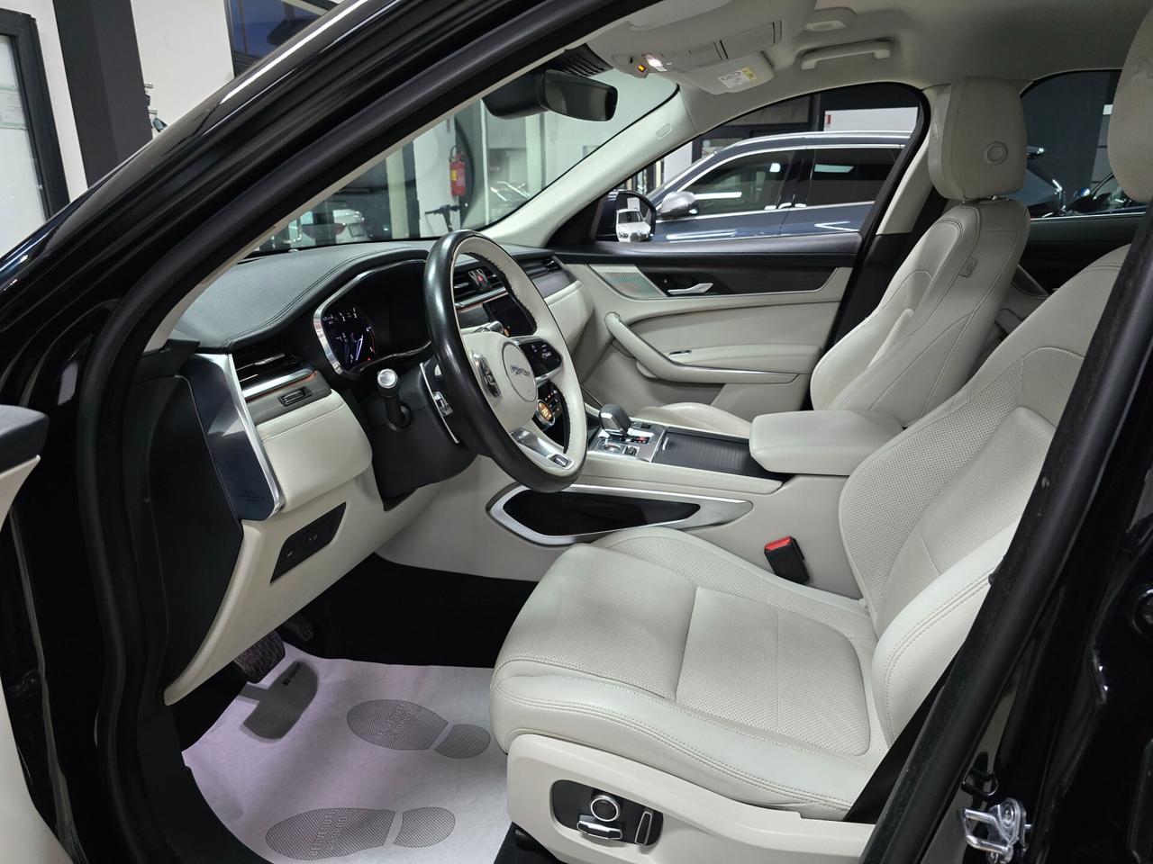 Jaguar F-Pace 2.0 D 204 CV AWD aut. R-Dynamic SE