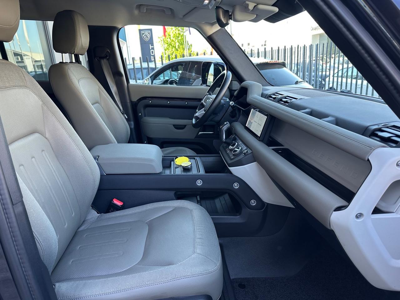 Land Rover Defender 110 3.0D I6 250 CV AWD Auto SE