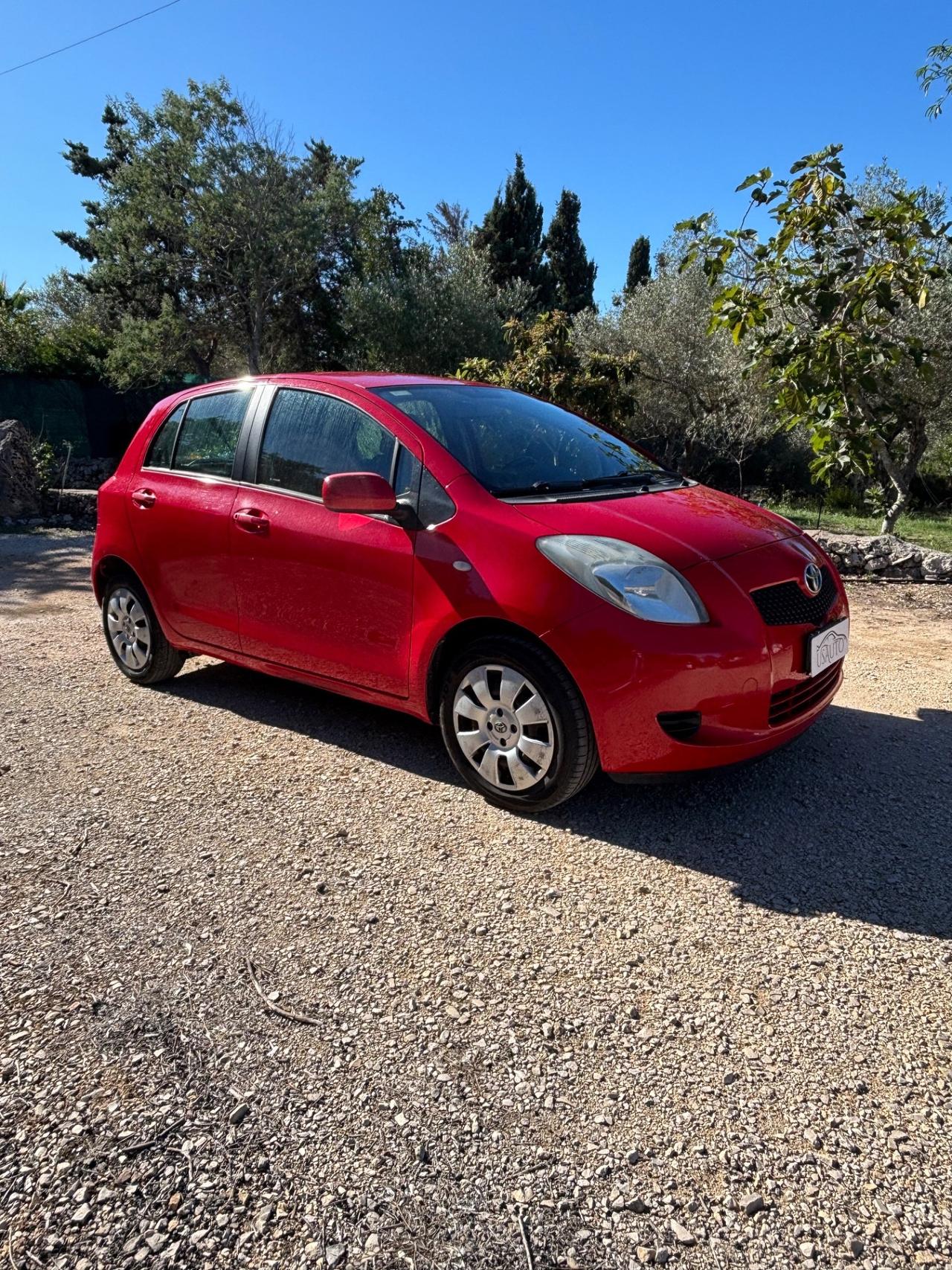 Toyota Yaris 1.0 5 porte Sol