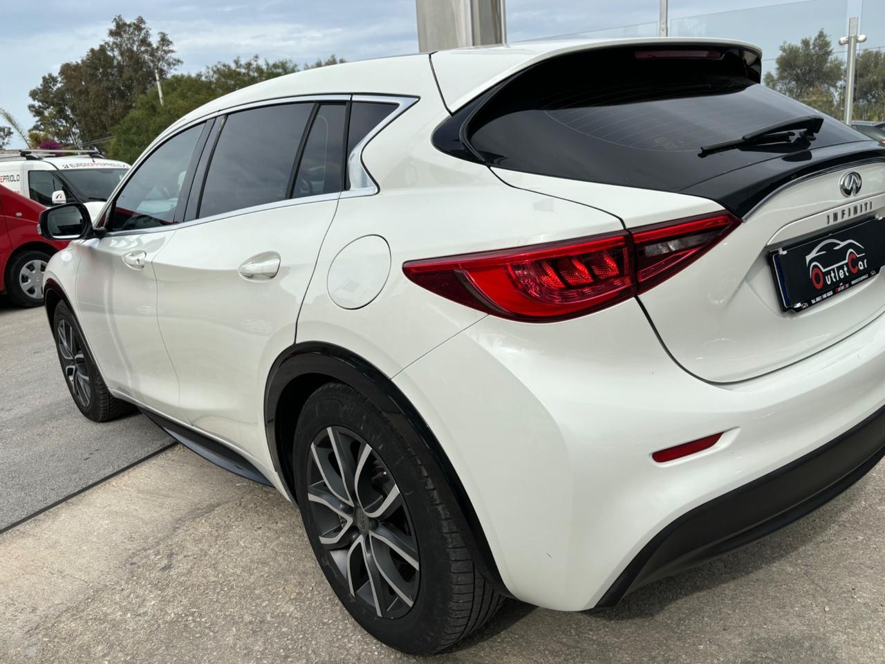 Infiniti Q30 1.5 diesel Business