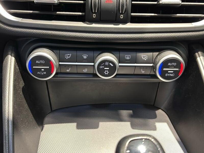 Alfa Romeo Giulia 2.2 Turbo AT8 210CV AWD Q4 Veloce