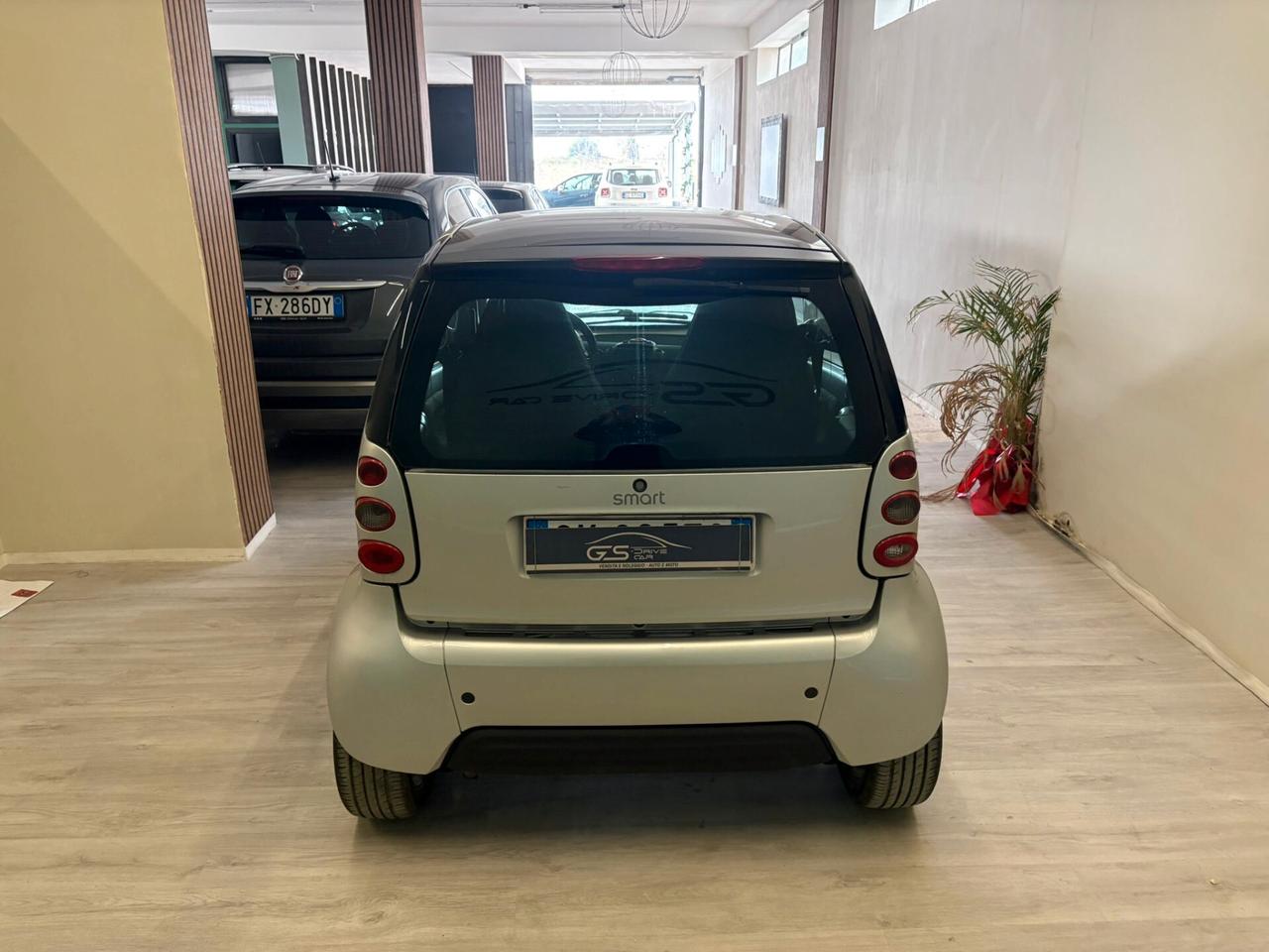 Smart fortwo 700cc 69cv Automatica