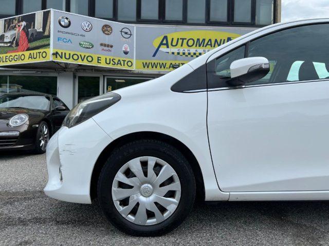 TOYOTA Yaris 1.0 5 porte Lounge My 2015 uniprop.