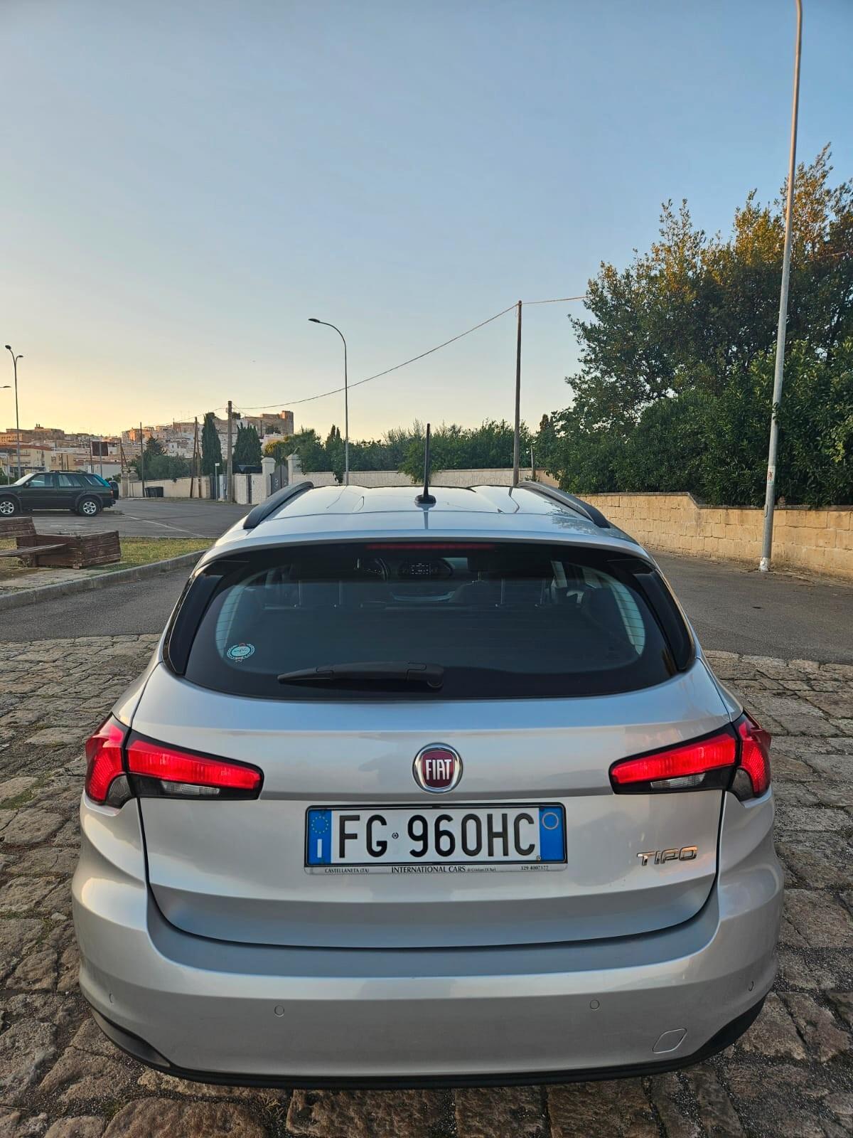 Fiat Tipo 5P SW 1.6 mtj 120cv AUTOMATICA NAVI